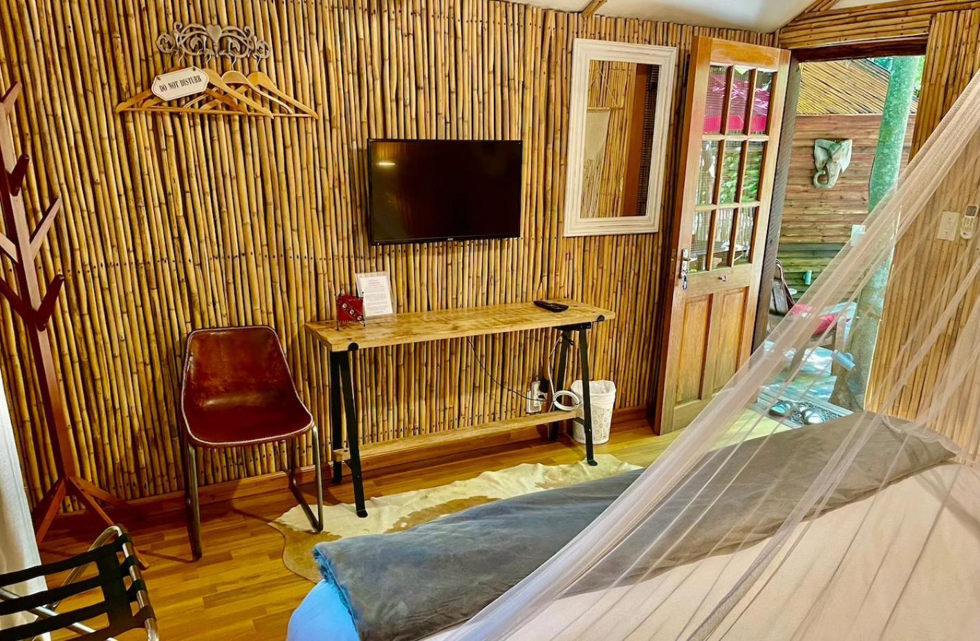 Iris Retreat & Island Day Spa Хартбееспоорт Екстериор снимка